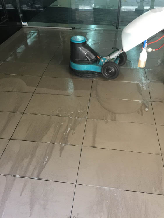 commercial kitchen floors cleaning